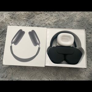 Apple AirPods max black space gray